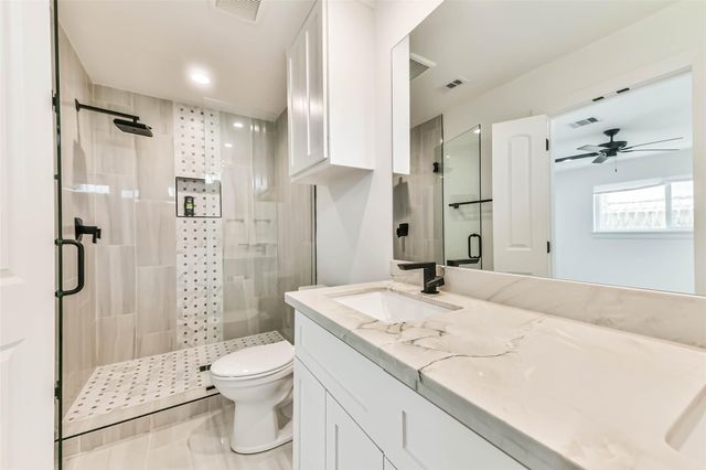 28 Back Bay Circle, Galveston, TX 77551