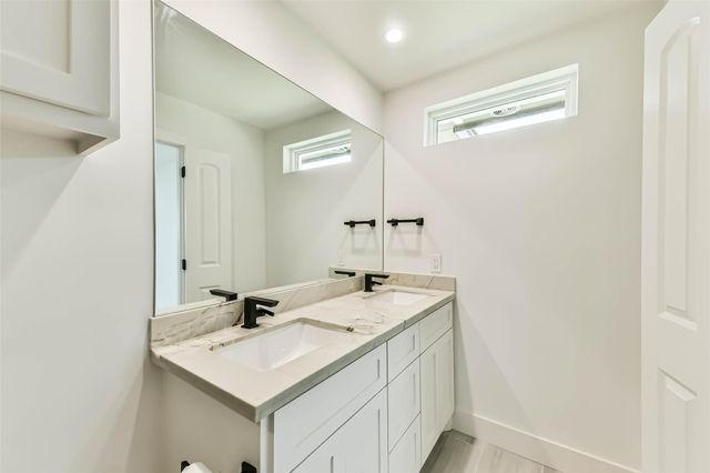 28 Back Bay Circle, Galveston, TX 77551