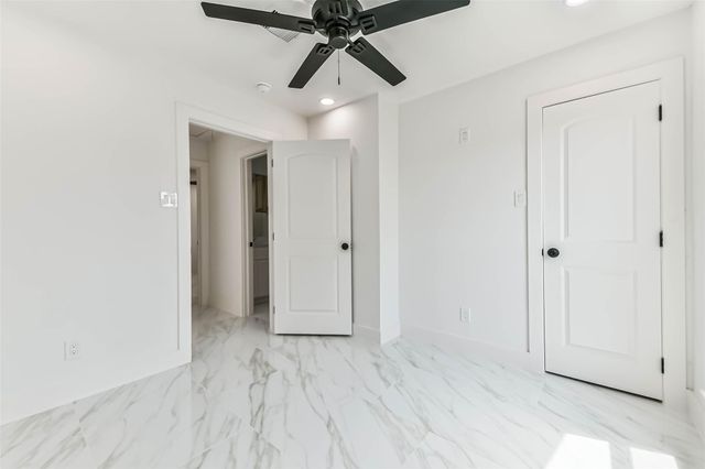 28 Back Bay Circle, Galveston, TX 77551