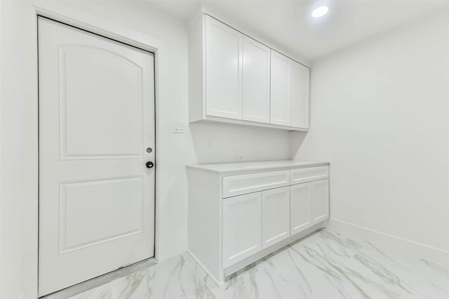 28 Back Bay Circle, Galveston, TX 77551