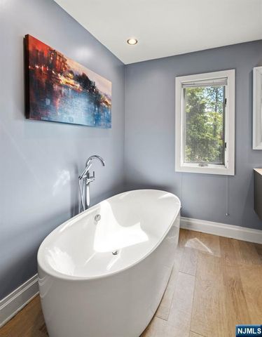 165 Hoover Drive, Cresskill, NJ 07626