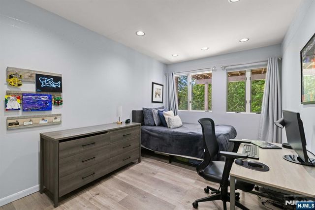 165 Hoover Drive, Cresskill, NJ 07626