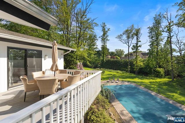 165 Hoover Drive, Cresskill, NJ 07626