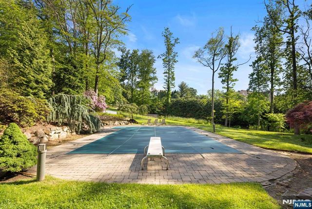 165 Hoover Drive, Cresskill, NJ 07626