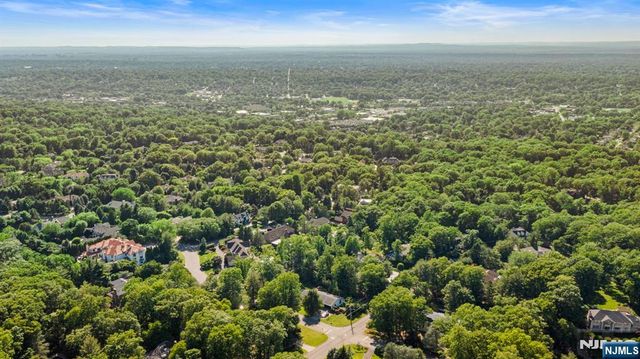 165 Hoover Drive, Cresskill, NJ 07626