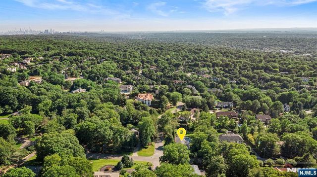 165 Hoover Drive, Cresskill, NJ 07626