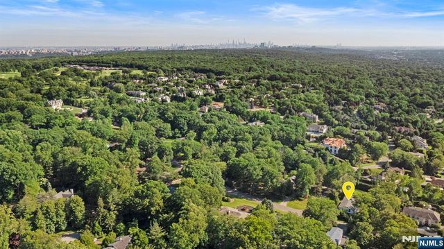 165 Hoover Drive, Cresskill, NJ 07626