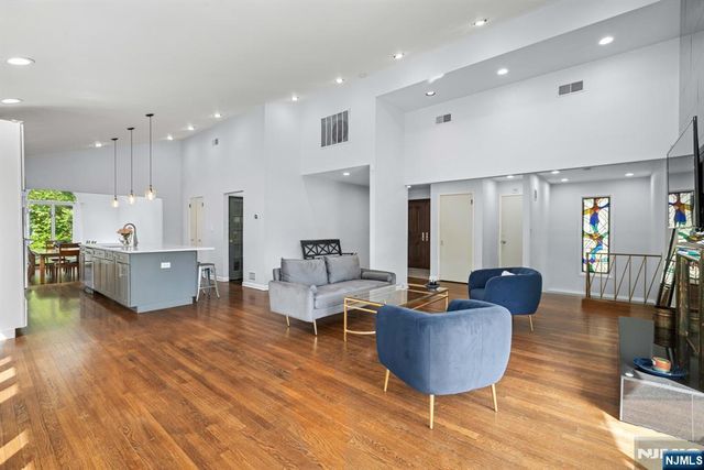 165 Hoover Drive, Cresskill, NJ 07626