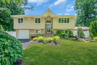 12 Alice Lane, Commack, NY 11725