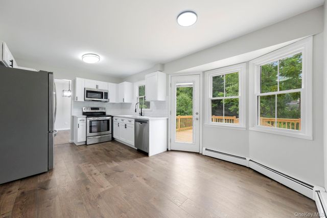 4 Sturr Lane, Florida, NY 10921