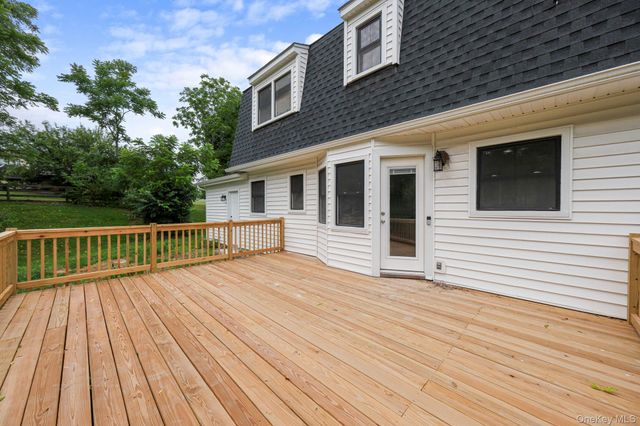 4 Sturr Lane, Florida, NY 10921