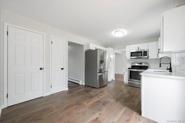 4 Sturr Lane, Florida, NY 10921