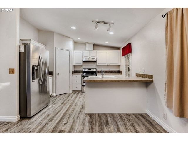 1111 Se 3RD Ave 15, Canby, OR 97013