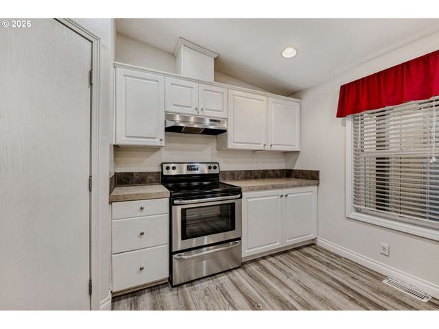 1111 Se 3RD Ave 15, Canby, OR 97013