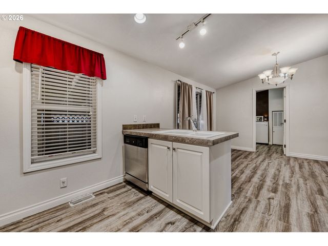 1111 Se 3RD Ave 15, Canby, OR 97013