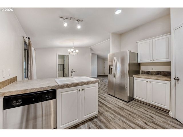 1111 Se 3RD Ave 15, Canby, OR 97013