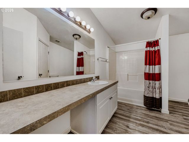 1111 Se 3RD Ave 15, Canby, OR 97013