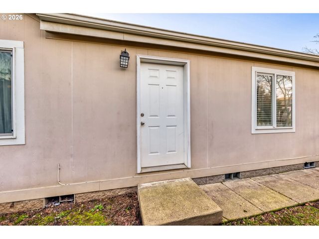 1111 Se 3RD Ave 15, Canby, OR 97013