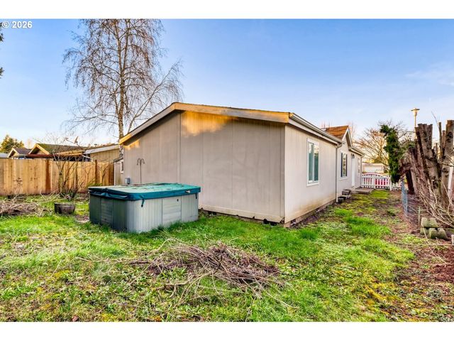 1111 Se 3RD Ave 15, Canby, OR 97013