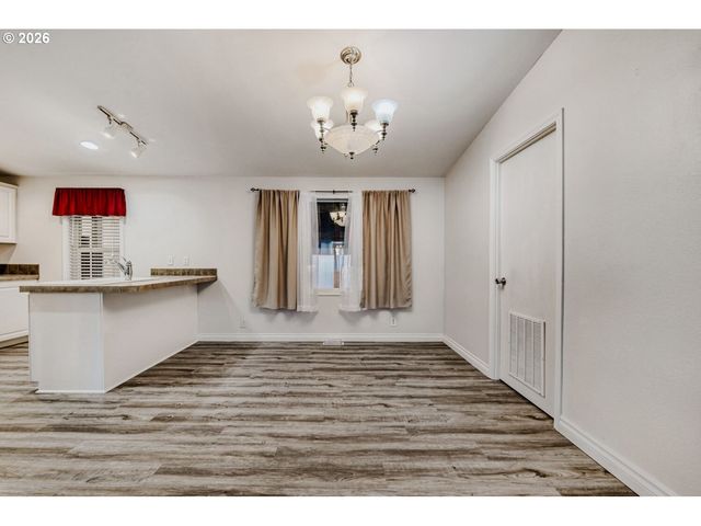 1111 Se 3RD Ave 15, Canby, OR 97013