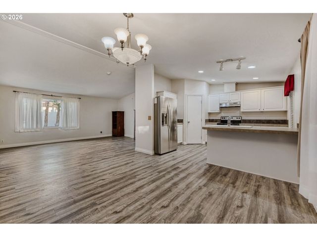 1111 Se 3RD Ave 15, Canby, OR 97013