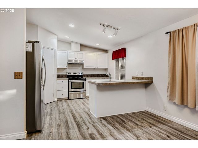 1111 Se 3RD Ave 15, Canby, OR 97013