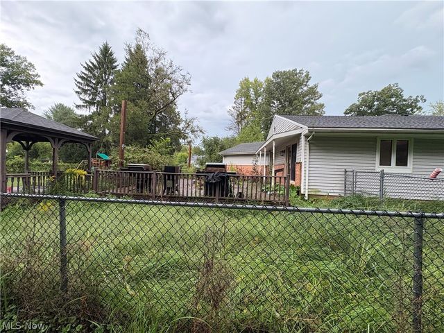 20 Harmony Hills Drive, Akron, OH 44321