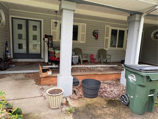 20 Harmony Hills Drive, Akron, OH 44321