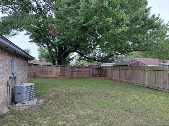 7902 Birchbark Drive, Humble, TX 77338