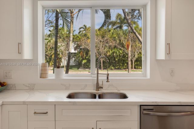 7630 NE 8th Ave, Miami, FL 33138