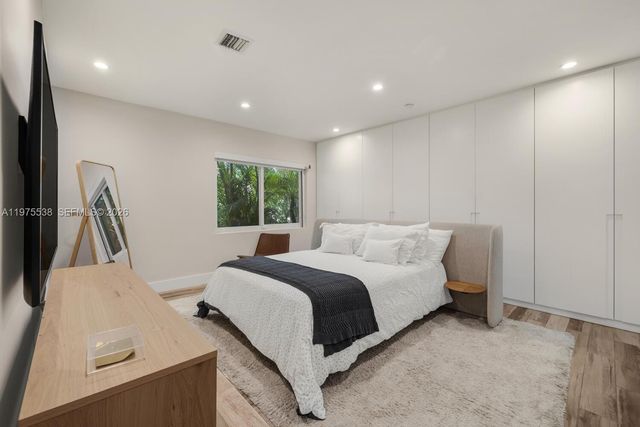 7630 NE 8th Ave, Miami, FL 33138