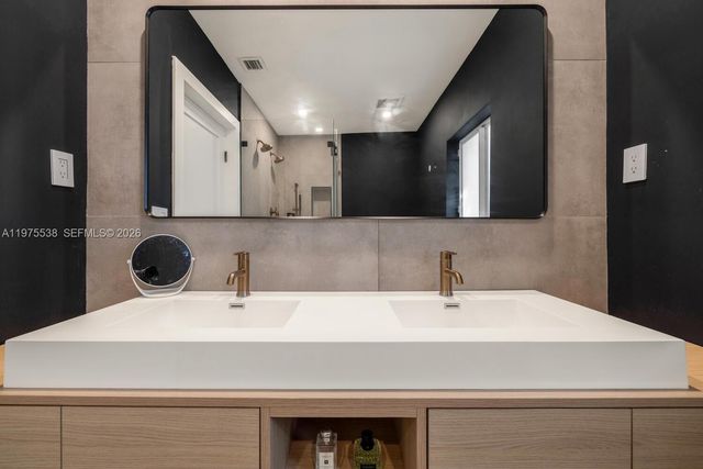 7630 NE 8th Ave, Miami, FL 33138