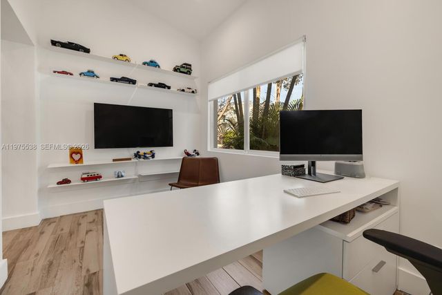 7630 NE 8th Ave, Miami, FL 33138