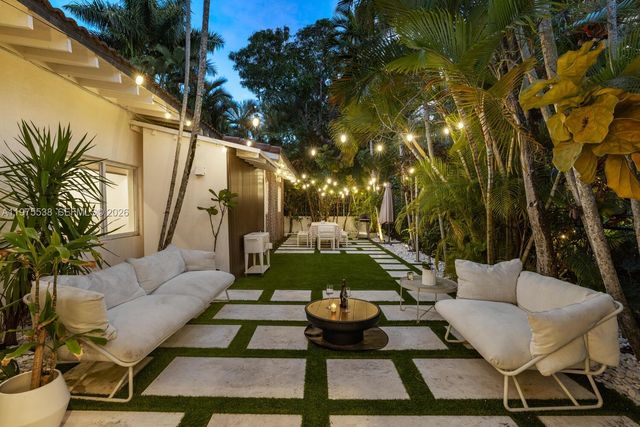 7630 NE 8th Ave, Miami, FL 33138