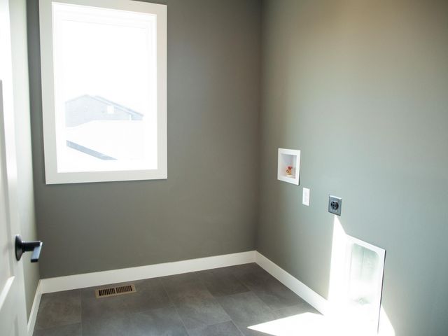3606 Decorah Way S, Fargo, ND 58104