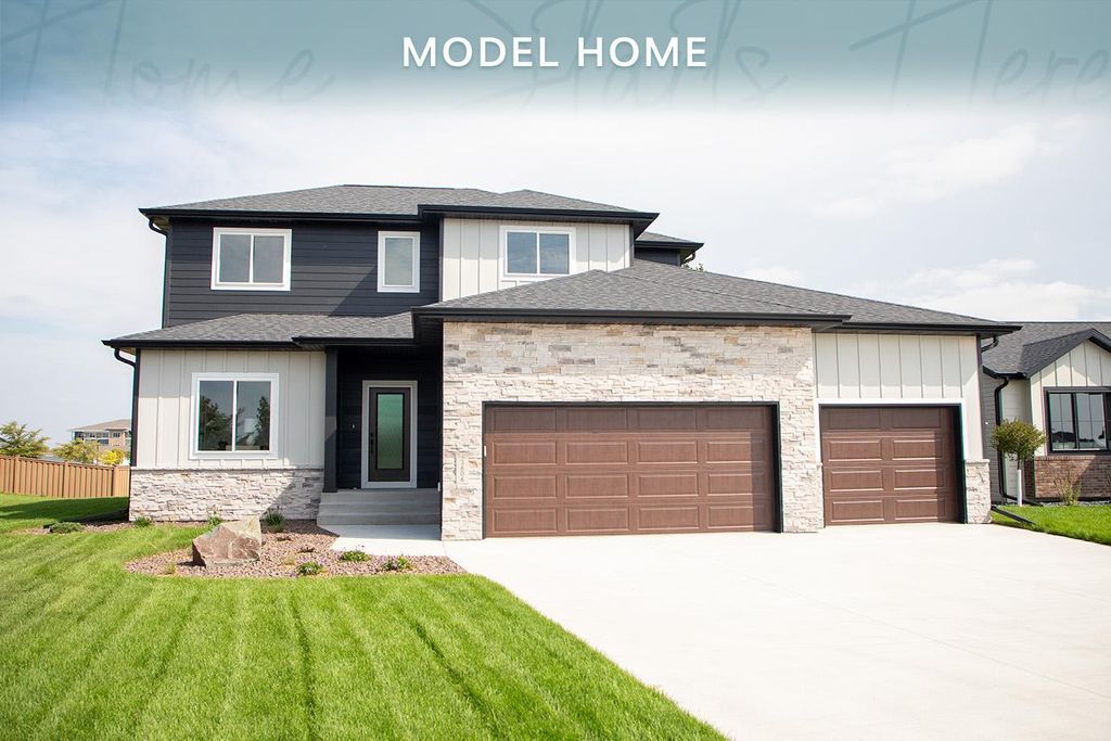 3606 Decorah Way S, Fargo, ND 58104