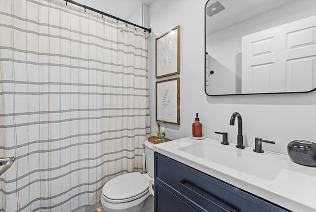 26 Oak St, New Bedford, MA 02740