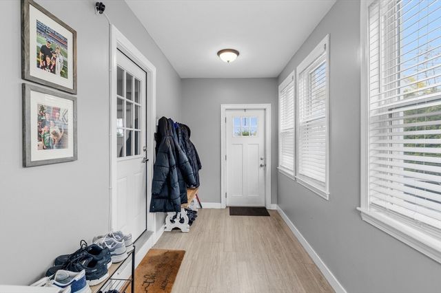 26 Oak St, New Bedford, MA 02740