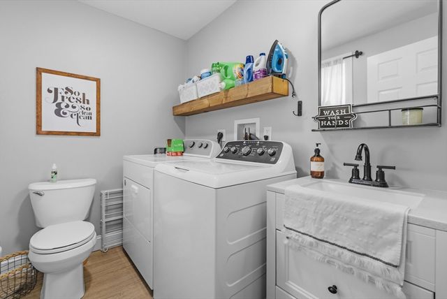 26 Oak St, New Bedford, MA 02740
