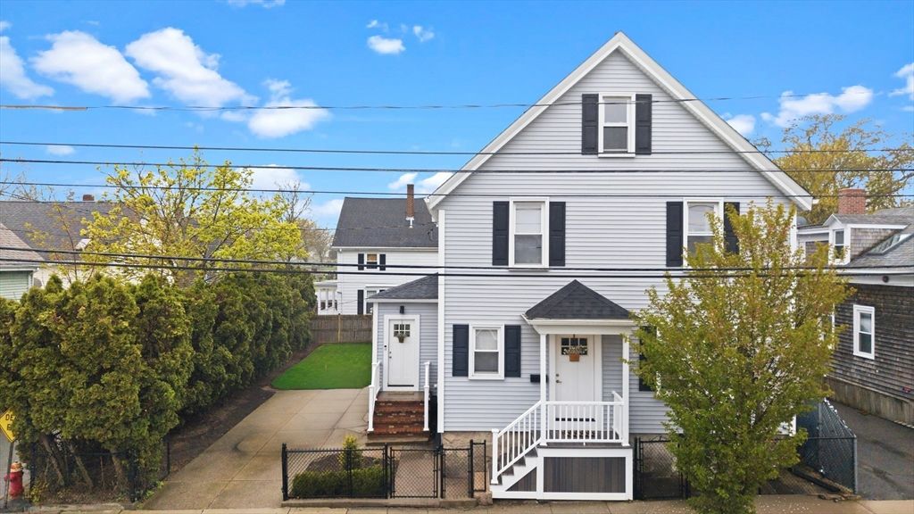 26 Oak St, New Bedford, MA 02740