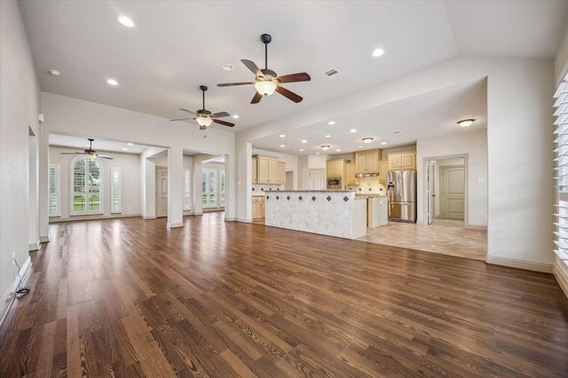 1091 Caney Trail Drive, Wharton, TX 77488