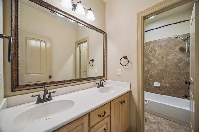 1091 Caney Trail Drive, Wharton, TX 77488