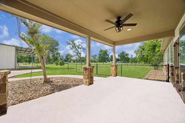 1091 Caney Trail Drive, Wharton, TX 77488