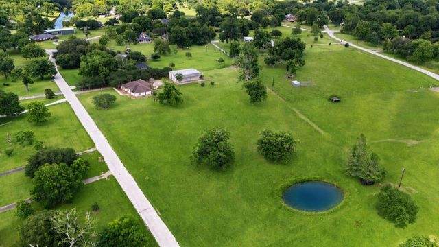 1091 Caney Trail Drive, Wharton, TX 77488