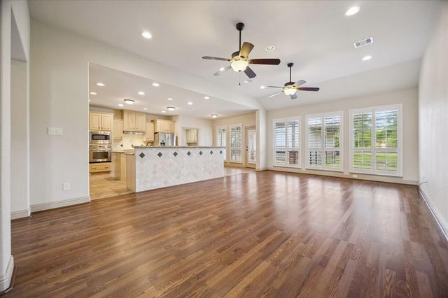 1091 Caney Trail Drive, Wharton, TX 77488