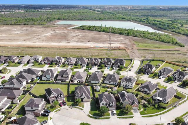 4704 Bella Court, Alvin, TX 77511