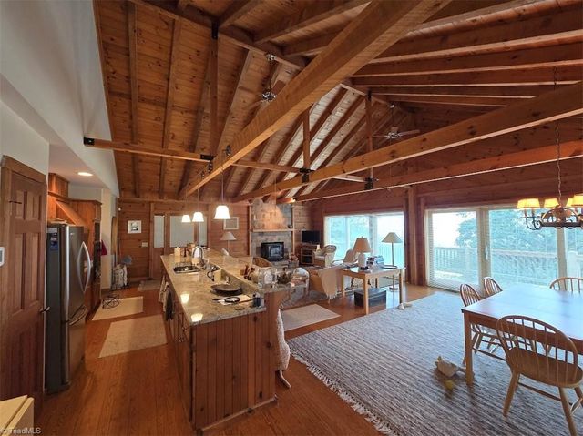 979 Wagon Road, Warrensville, NC 28693