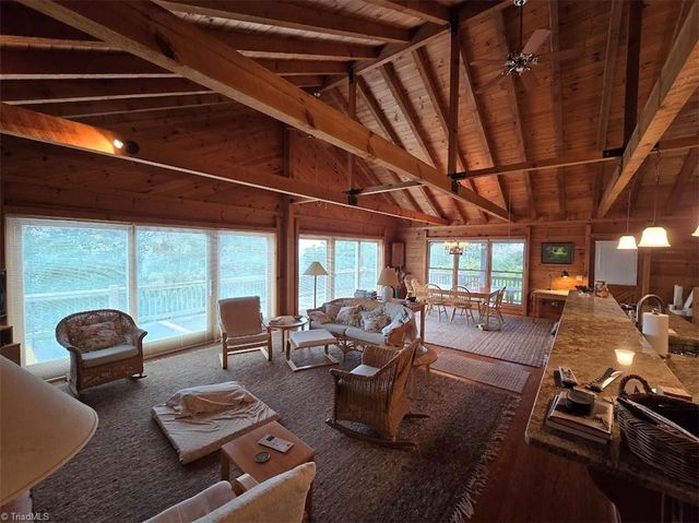 979 Wagon Road, Warrensville, NC 28693