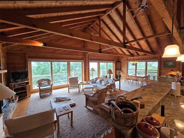 979 Wagon Road, Warrensville, NC 28693