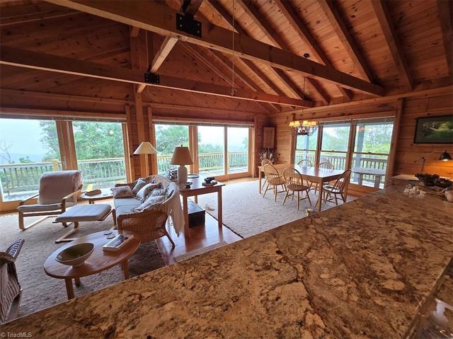 979 Wagon Road, Warrensville, NC 28693